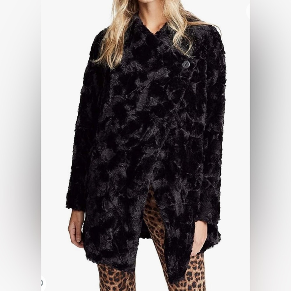 BB DAKOTA Women's Tucker Faux Fur Jacket in Black - Size L